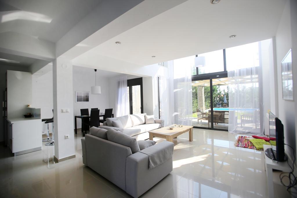 Sunny Sani Luxury Villas Room photo